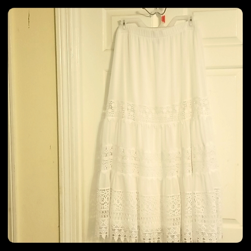 Never worn Chico's elegant lace skirt